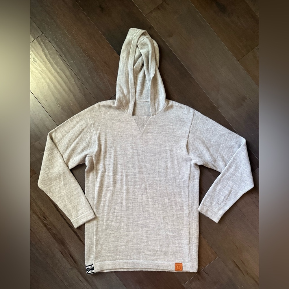 NWOT Paka Apparel Hoodie